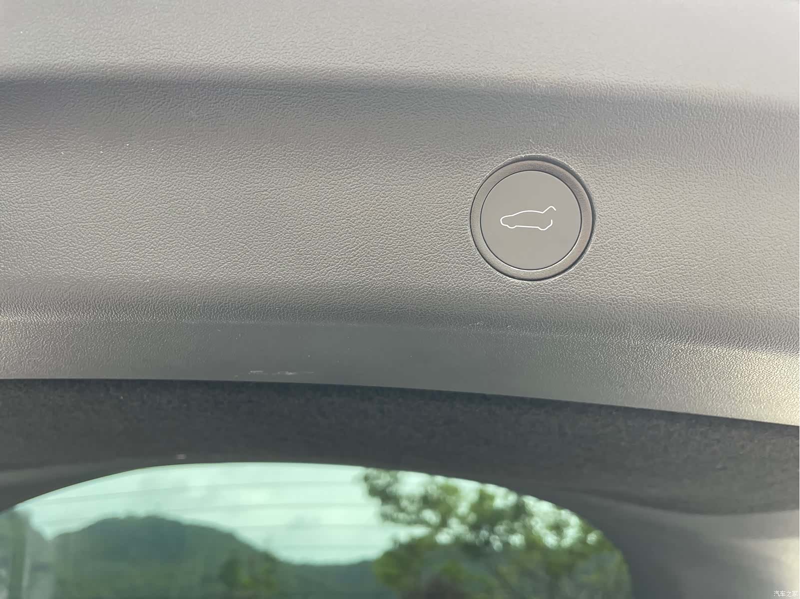 Tesla Model Y, 2023 15