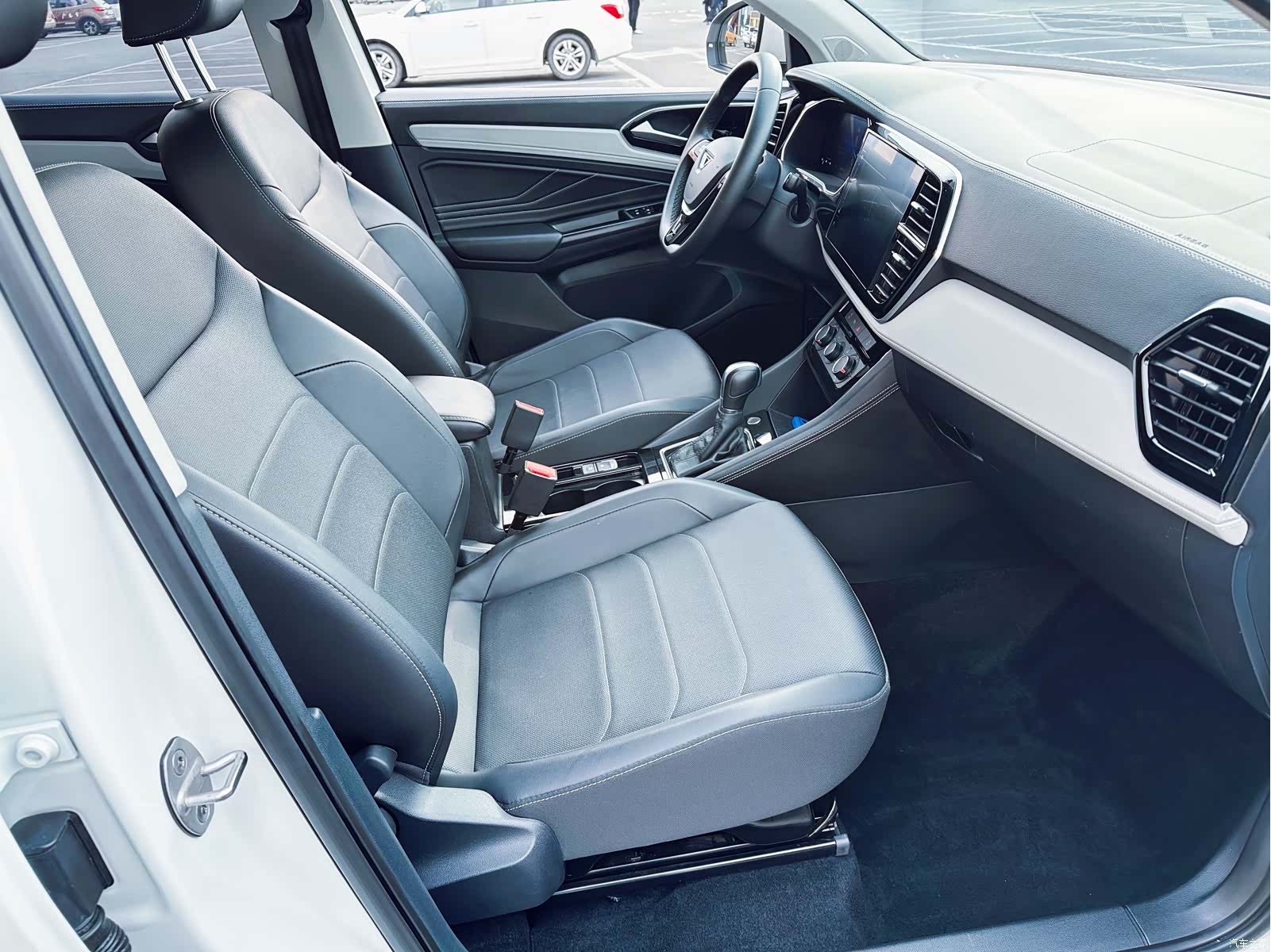 Volkswagen VS7, 2023 9