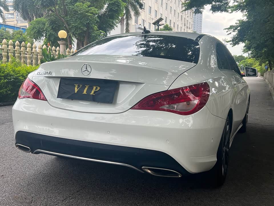 Mercedes-Benz CLA