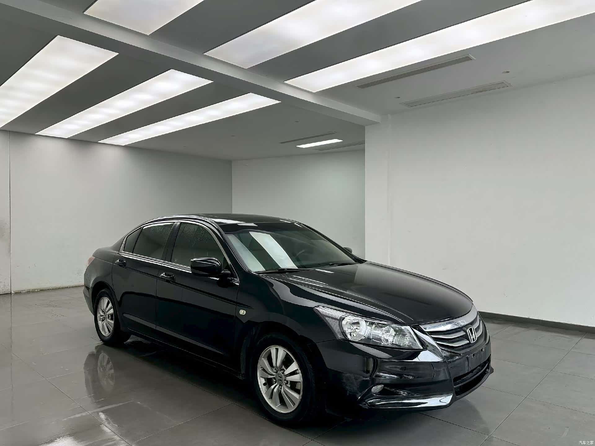 Honda Accord, 2011 3