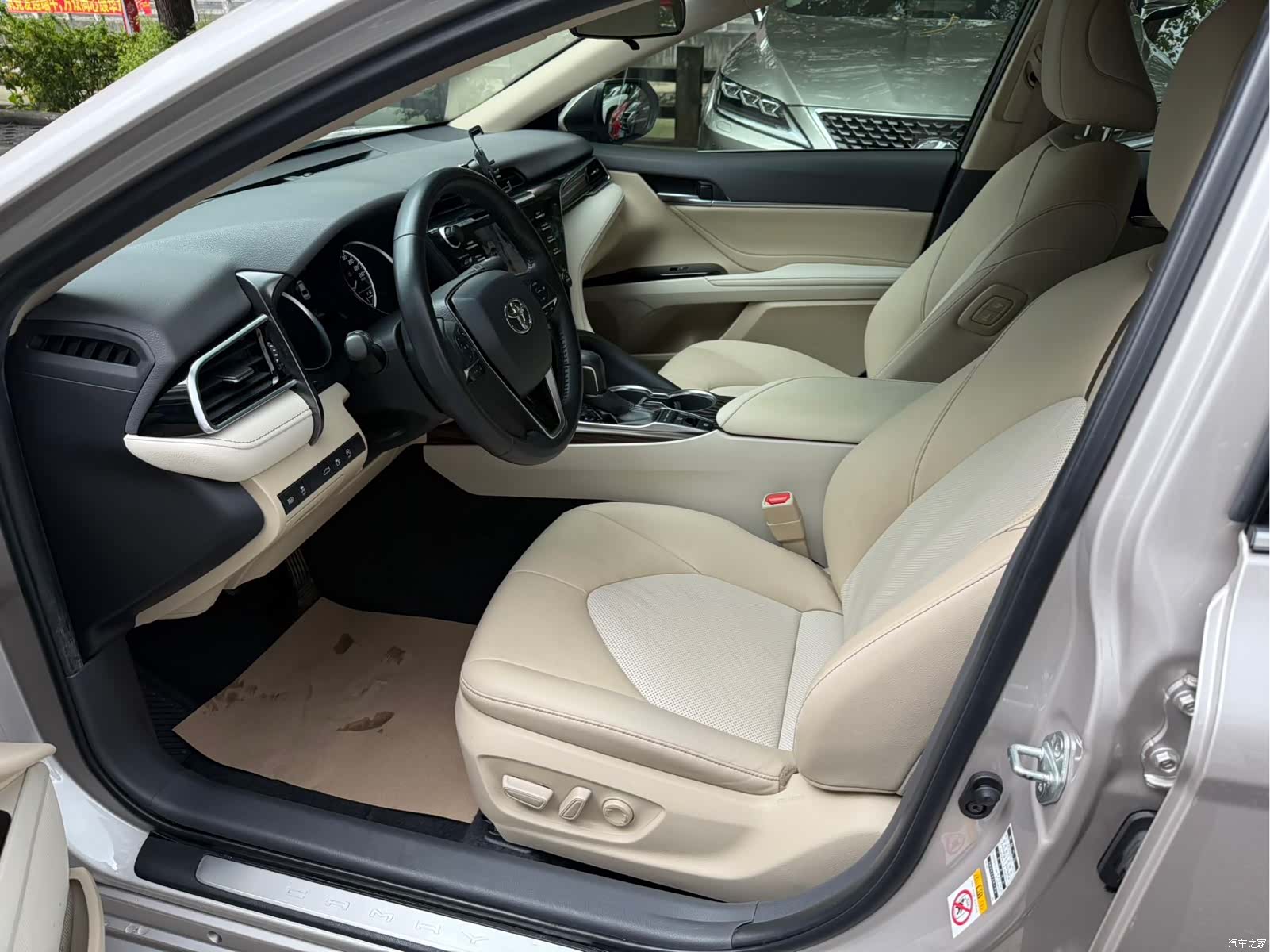 Toyota Camry, 2018 все фото
