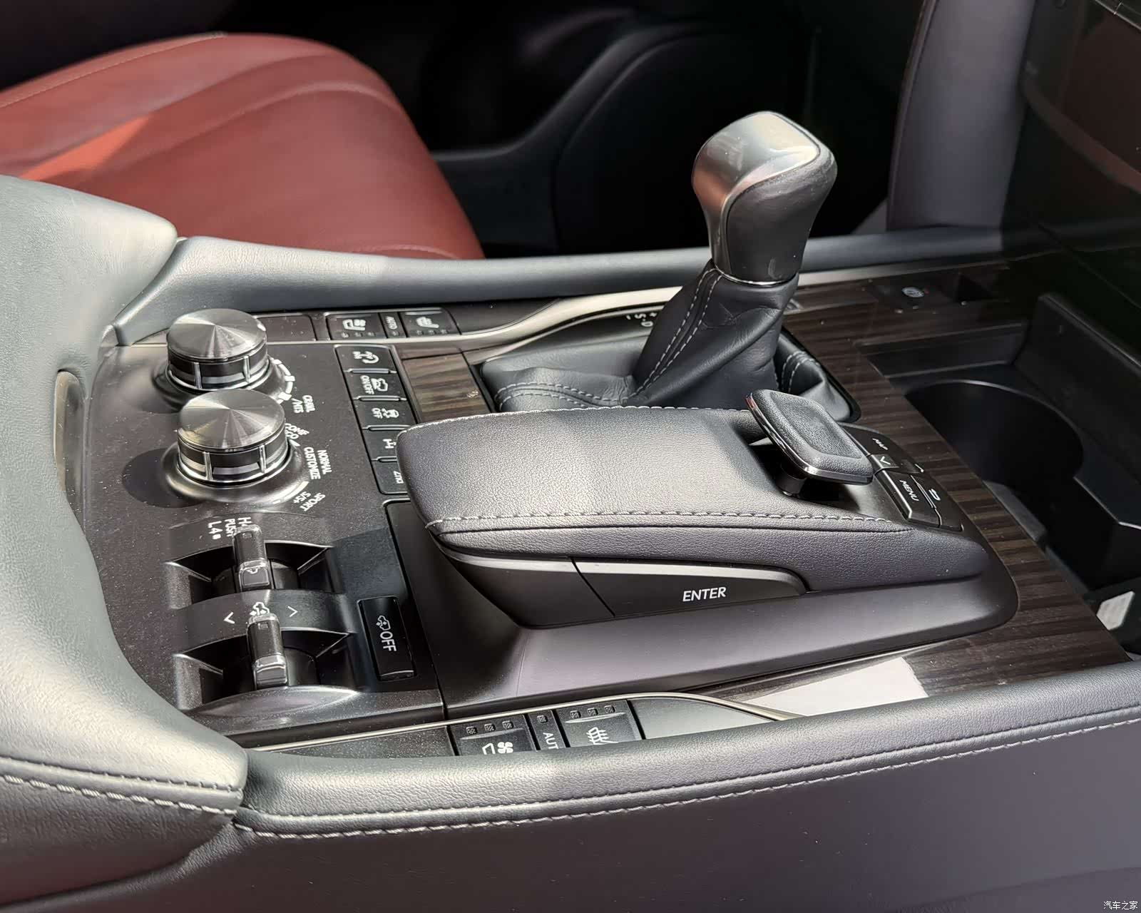 Lexus LX, 2020 10