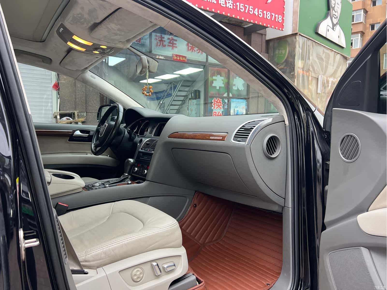 Audi Q7, 2010 8