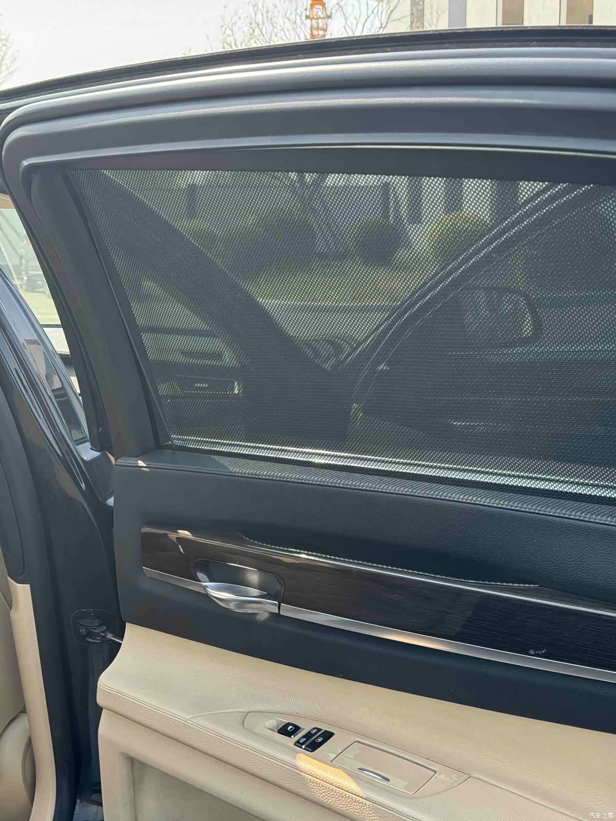 BMW 7 Series, 2011 6