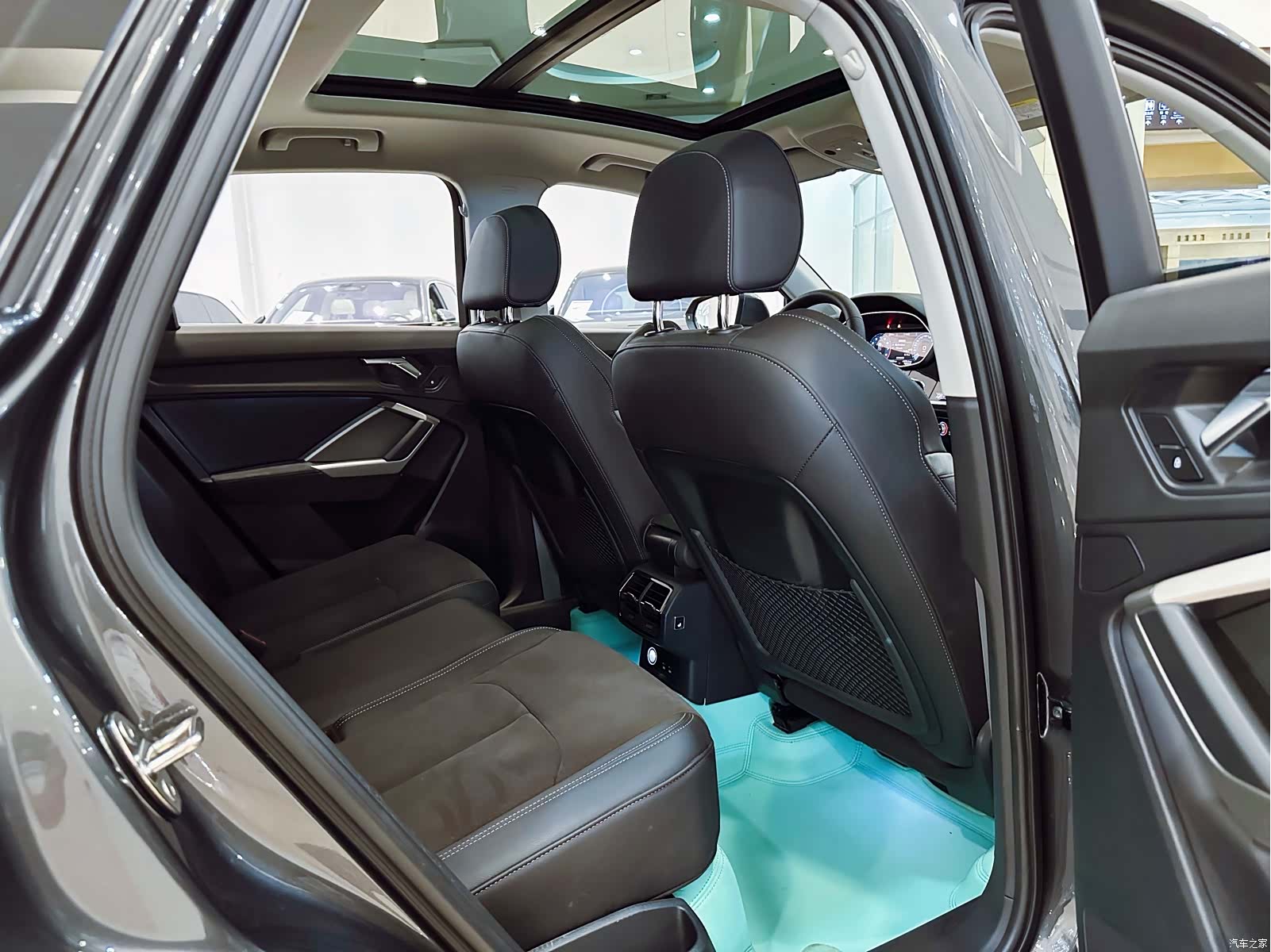 Audi Q3, 2023 10