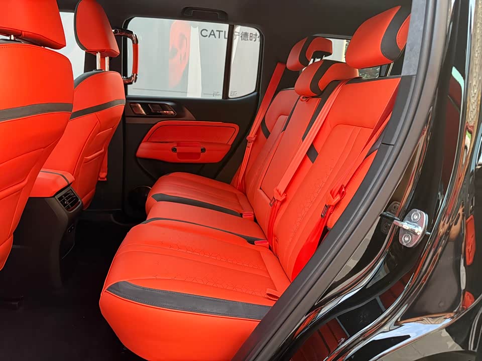 CrossBoundary Co-creation tank 300