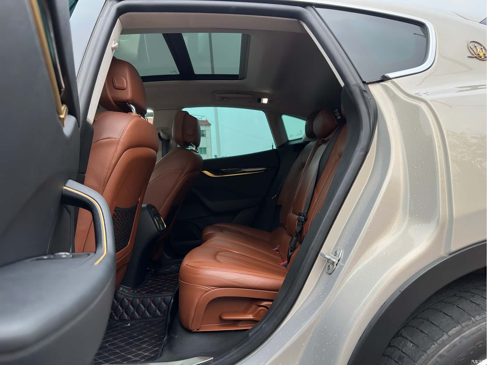 Maserati Levante, 2017 все фото