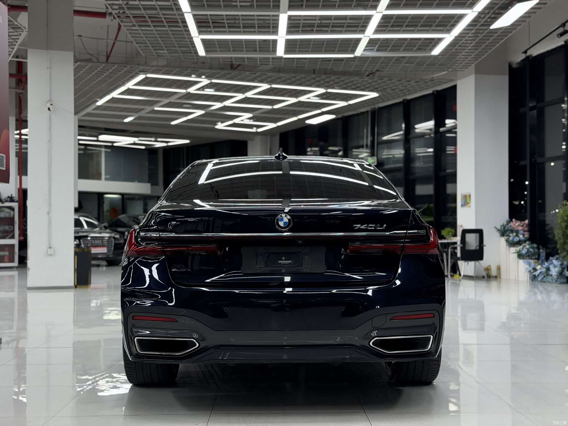 BMW 7 Series, 2021 все фото