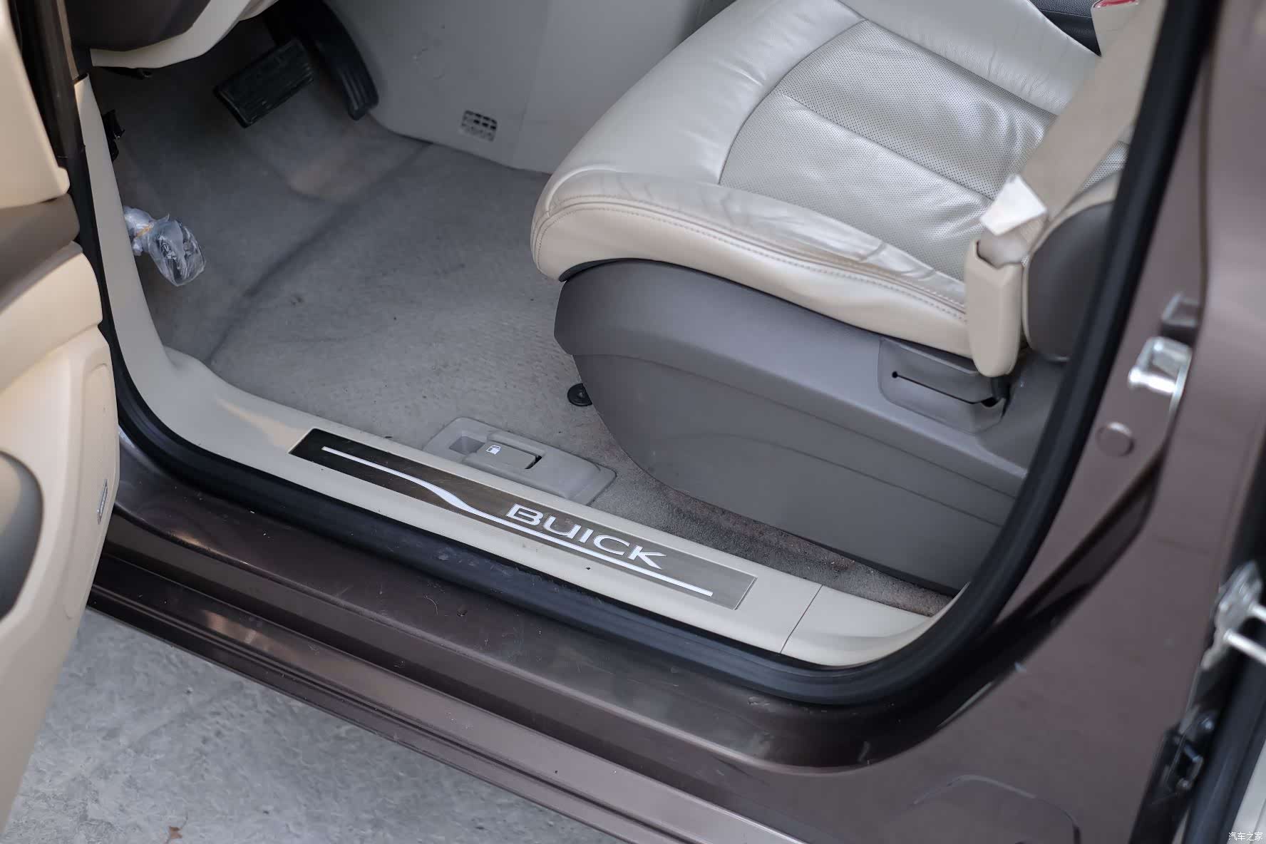 Buick GL8, 2011 20
