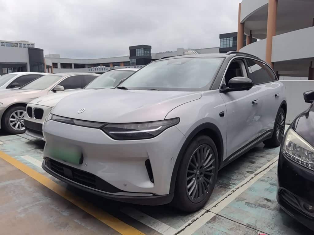 Leapmotor C11