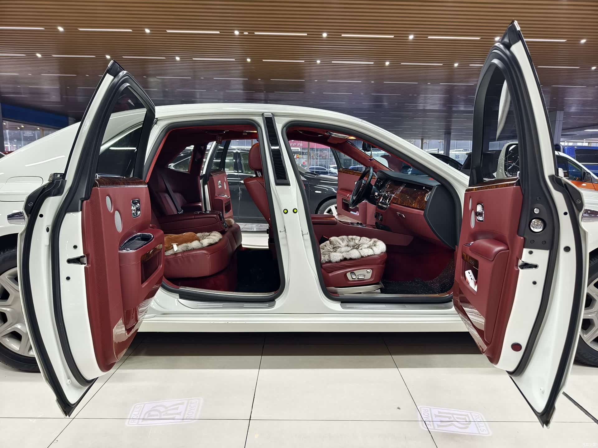 Rolls-Royce Ghost, 2011 9