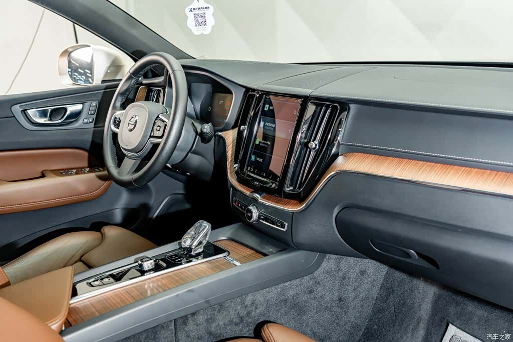 Volvo XC60, 2025 17