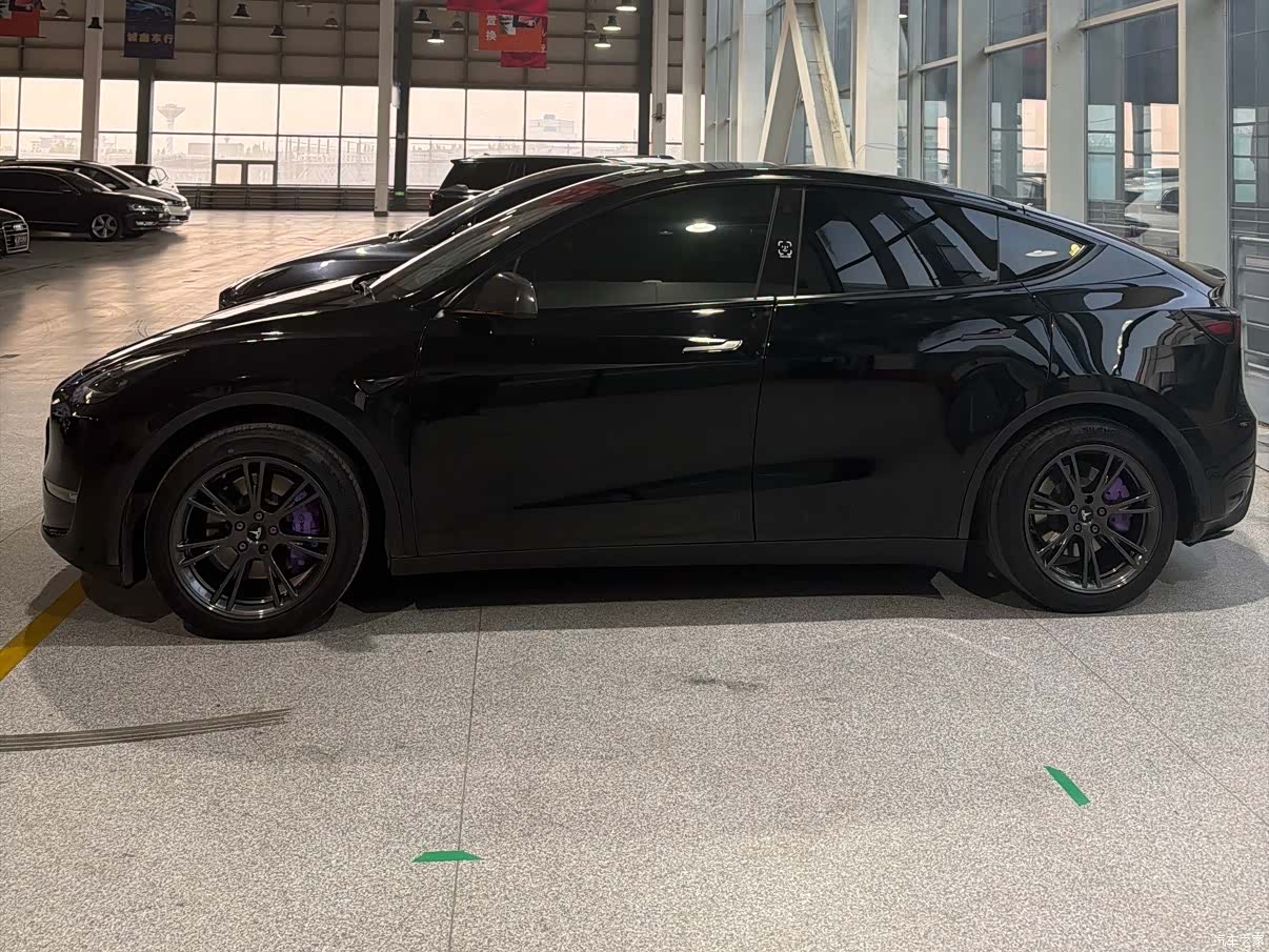 Tesla Model Y, 2023 3