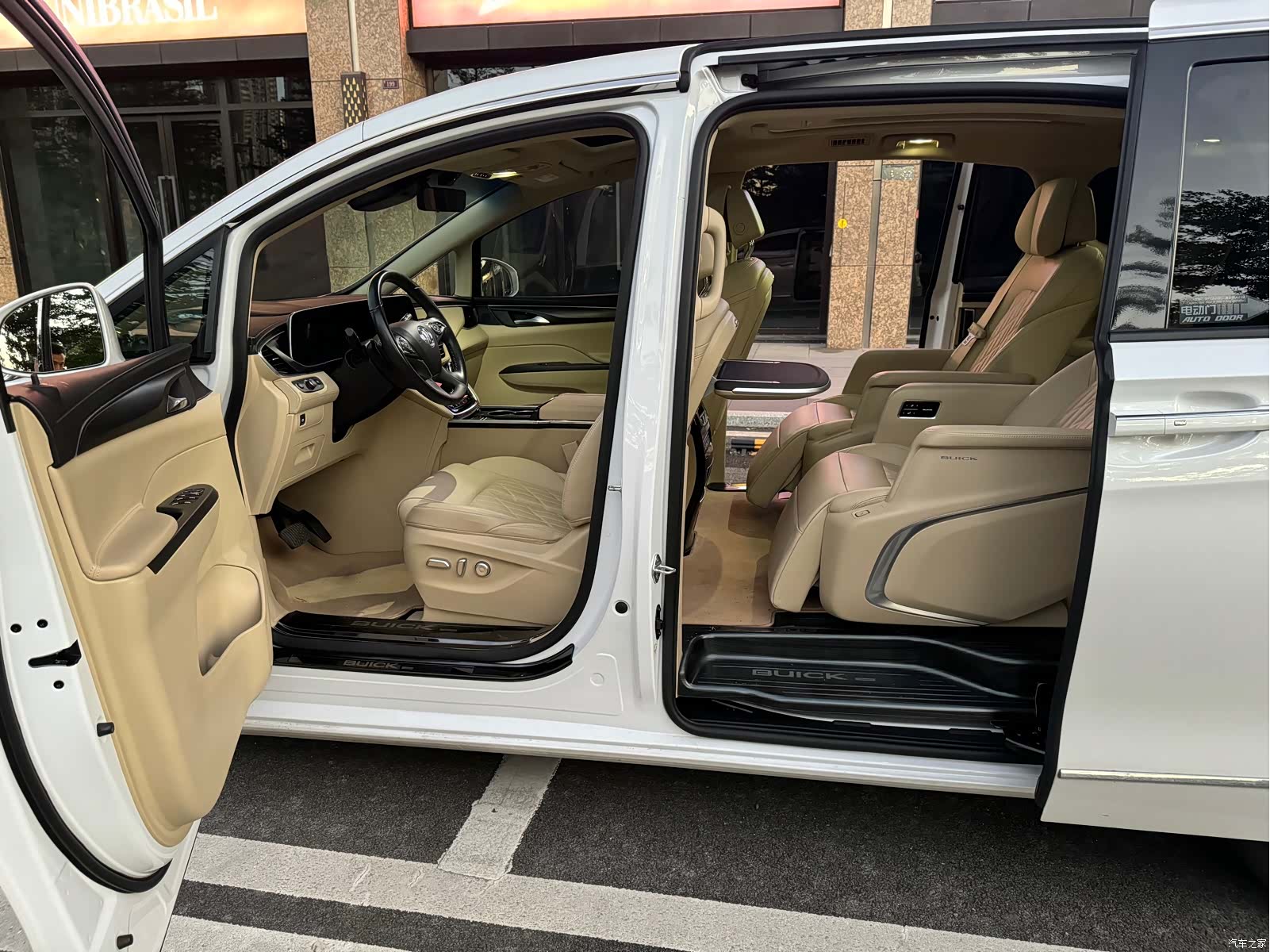 Buick GL8, 2022 11
