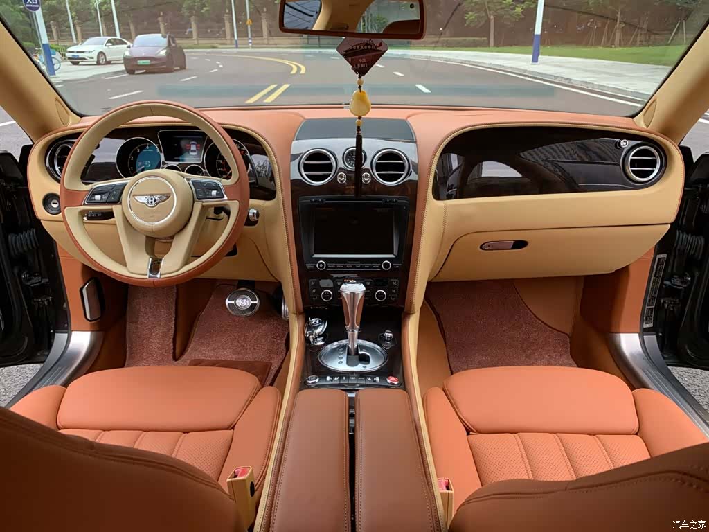 Bentley Flying Spur, 2012 10