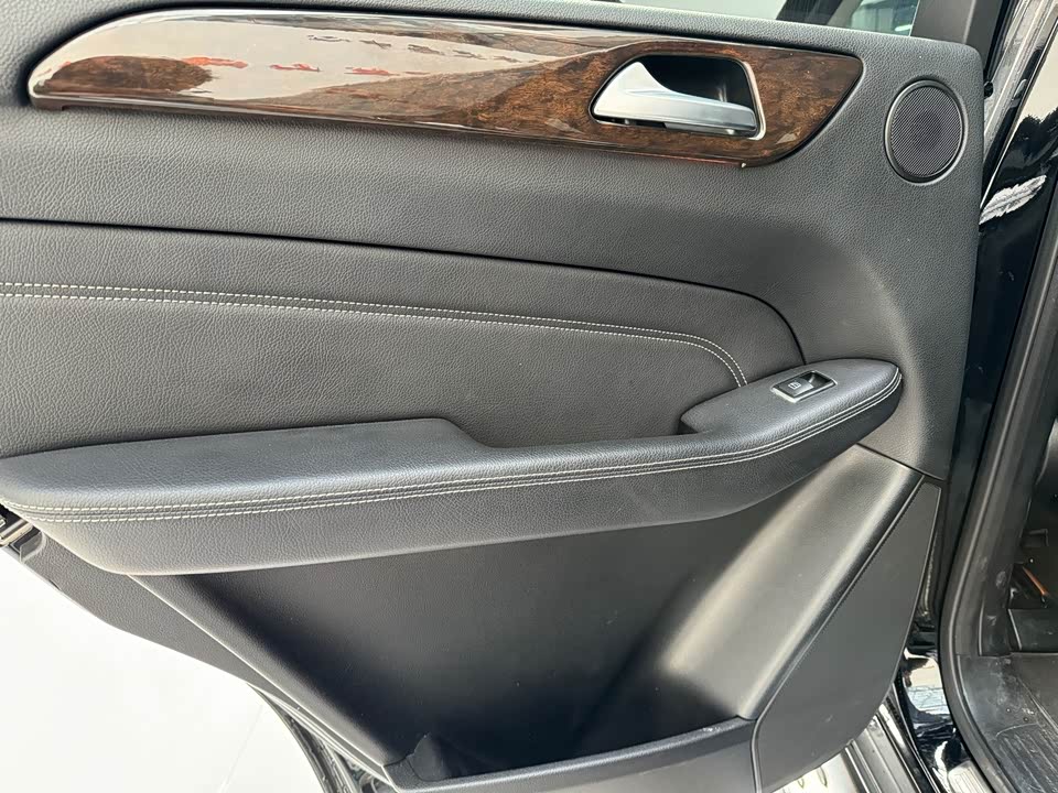 Mercedes-Benz M class