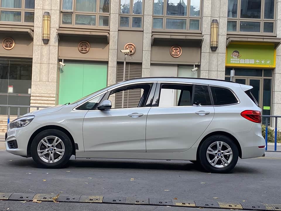 BMW 2 series multifunctional station wagon