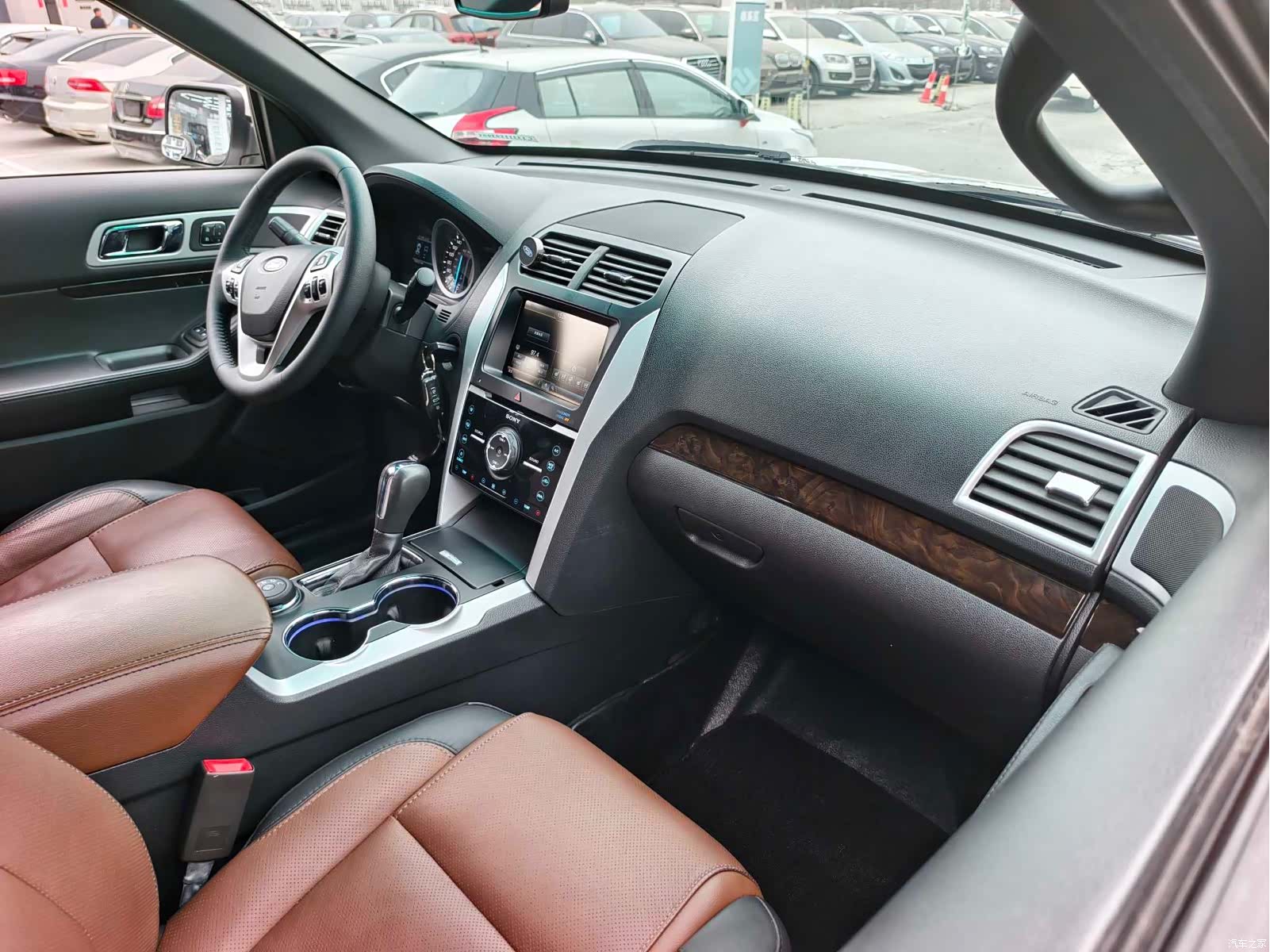 Ford Explorer, 2015 19
