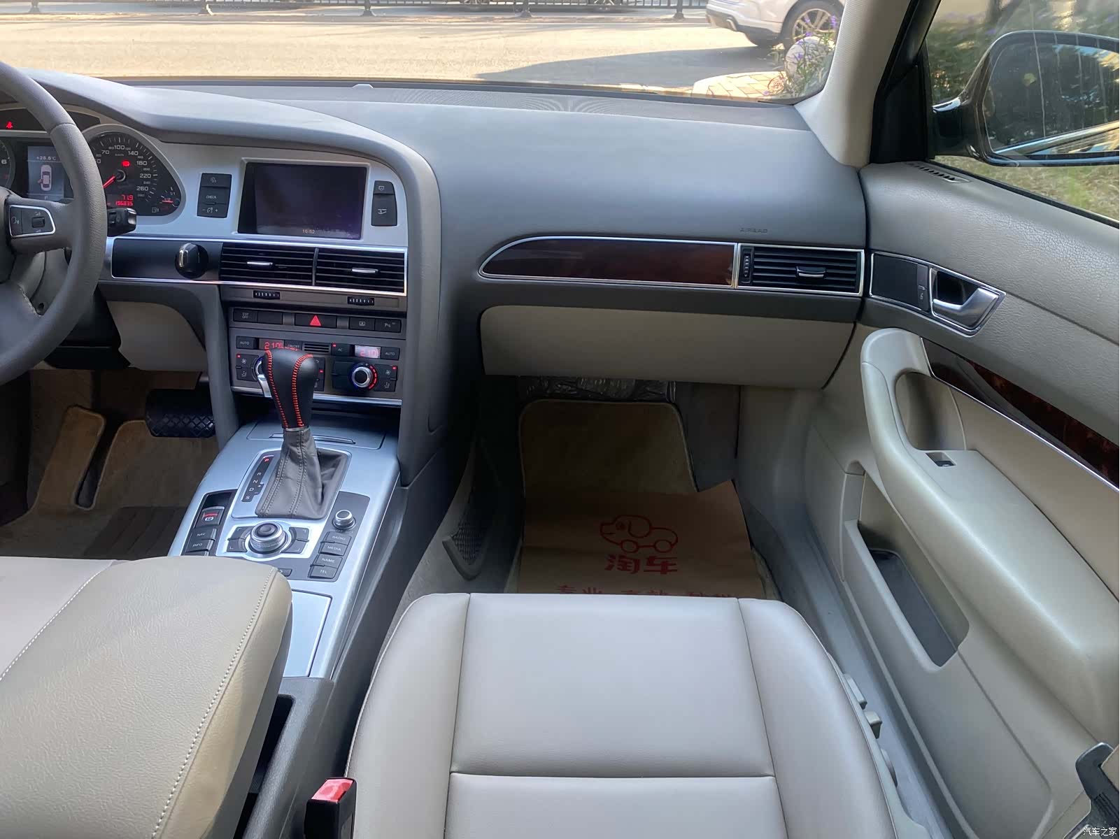 Audi A6L, 2010 14