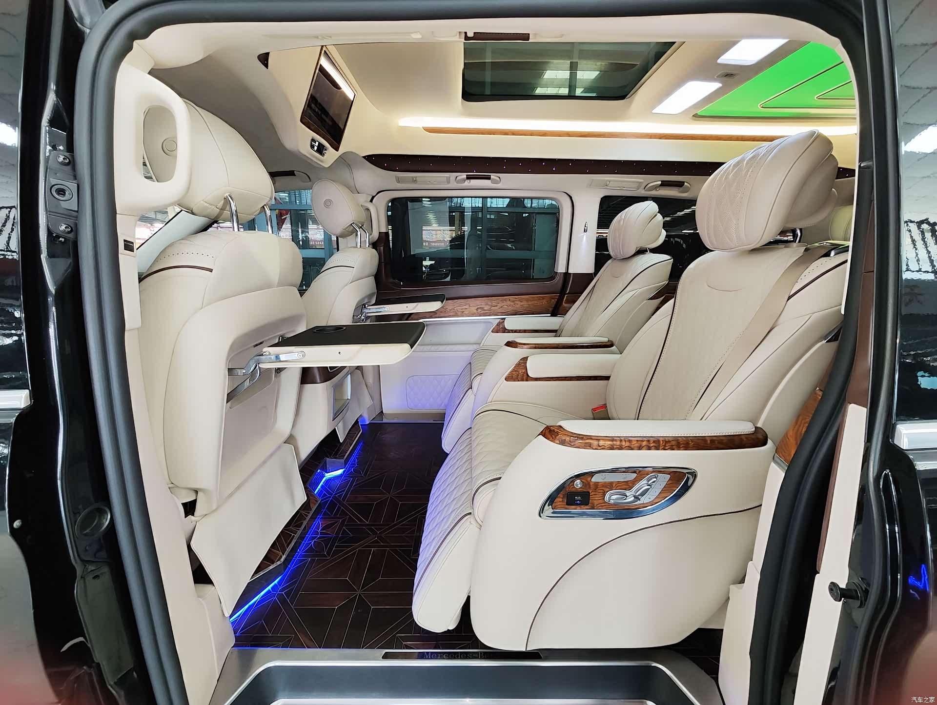 Mercedes-Benz V-Class, 2020 10