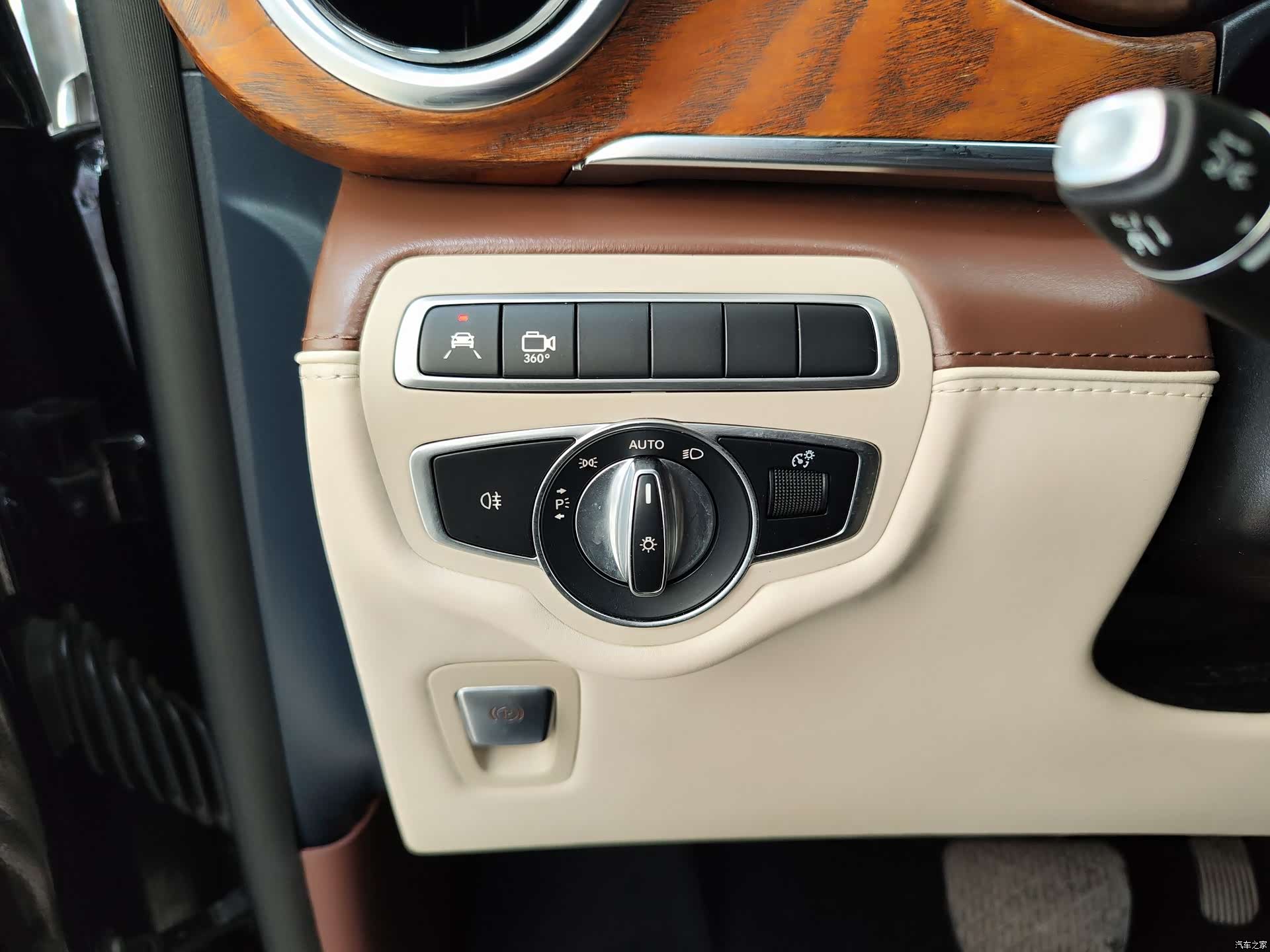 Mercedes-Benz V-Class, 2020 18