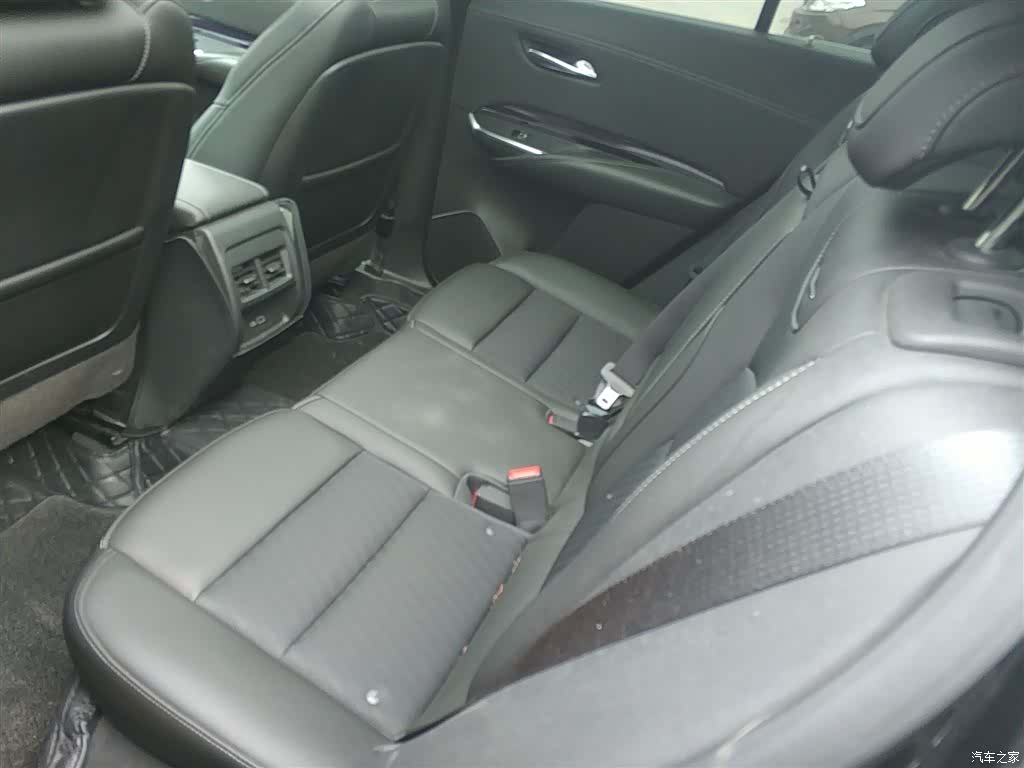 Cadillac XT4, 2022 13