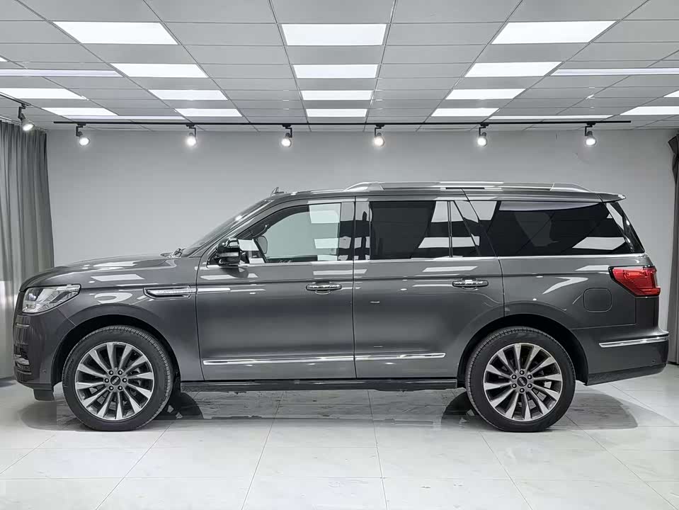 Lincoln Navigator