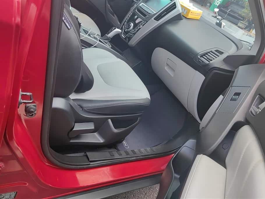 Luxgen Excellent 6 SUV