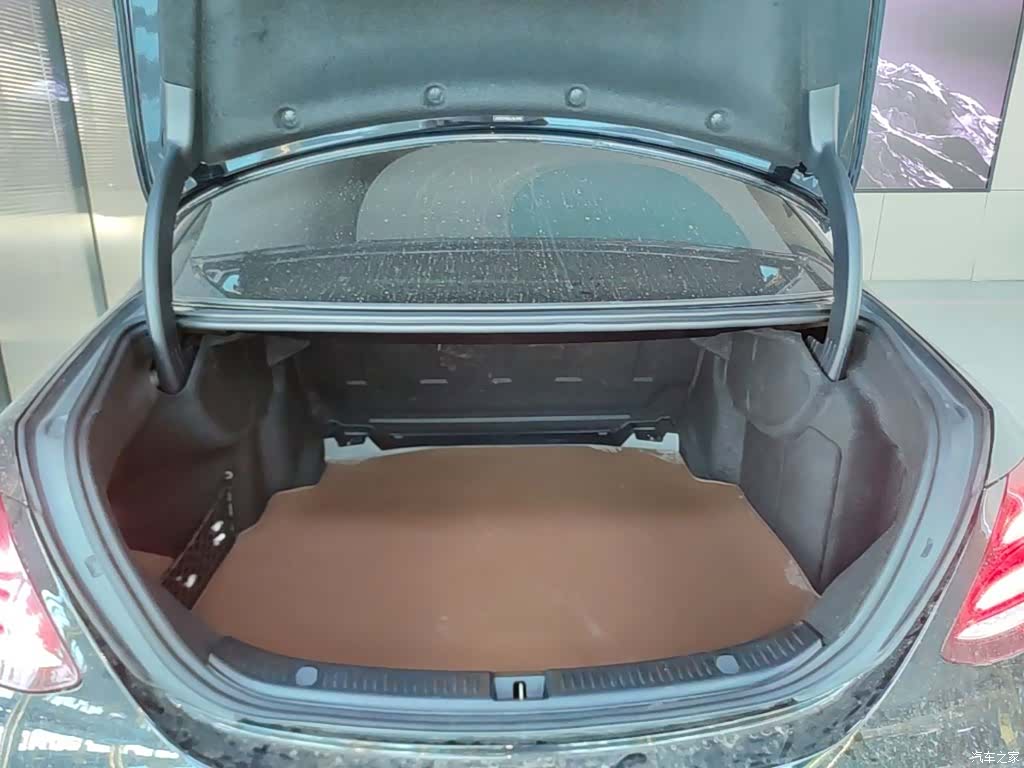 Mercedes-Benz E-Class, 2020 19
