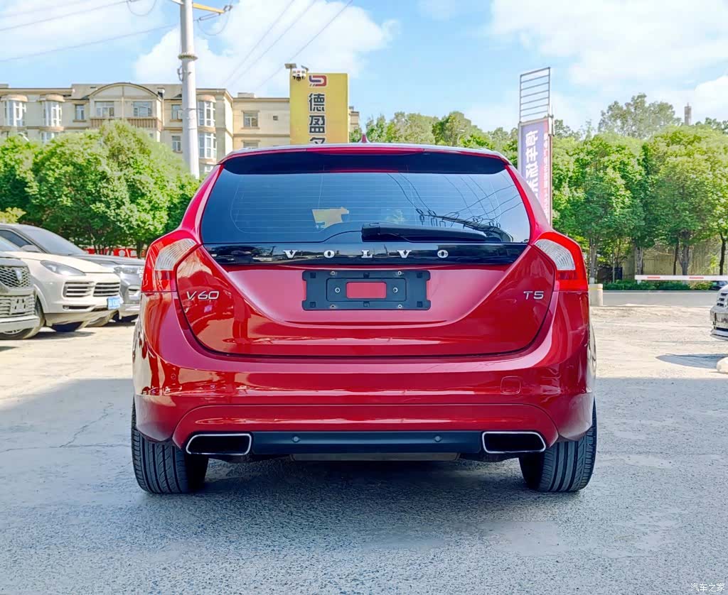 Volvo V60, 2015 все фото