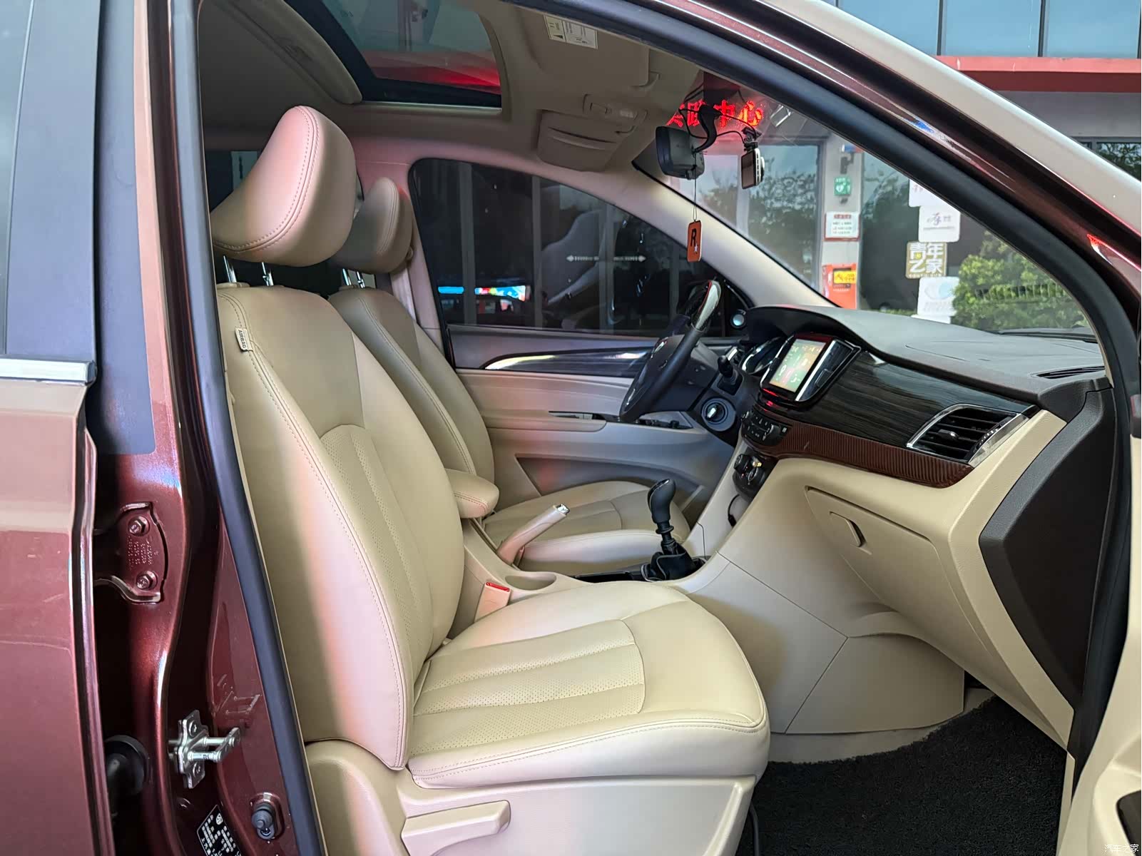 Wuling 730, 2018 16