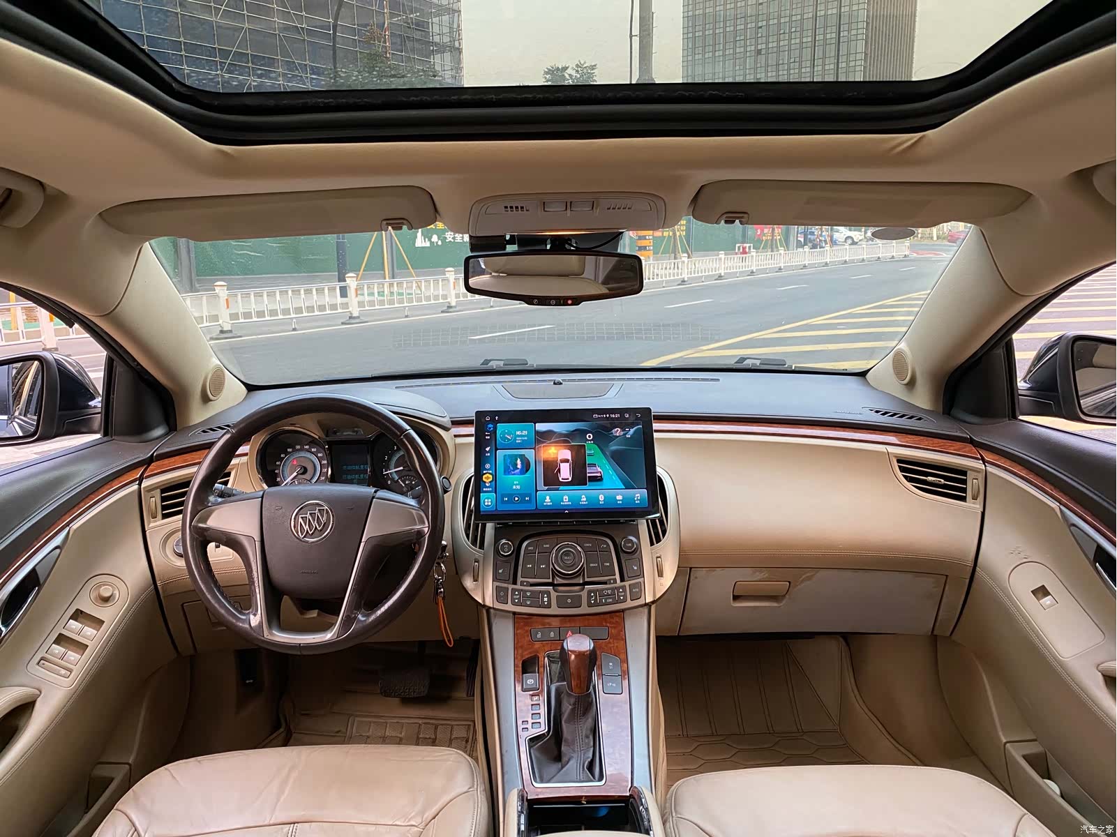 Buick LaCrosse, 2011 8