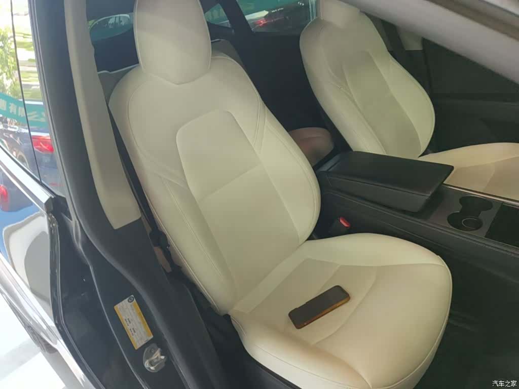 Tesla Model Y, 2022 25
