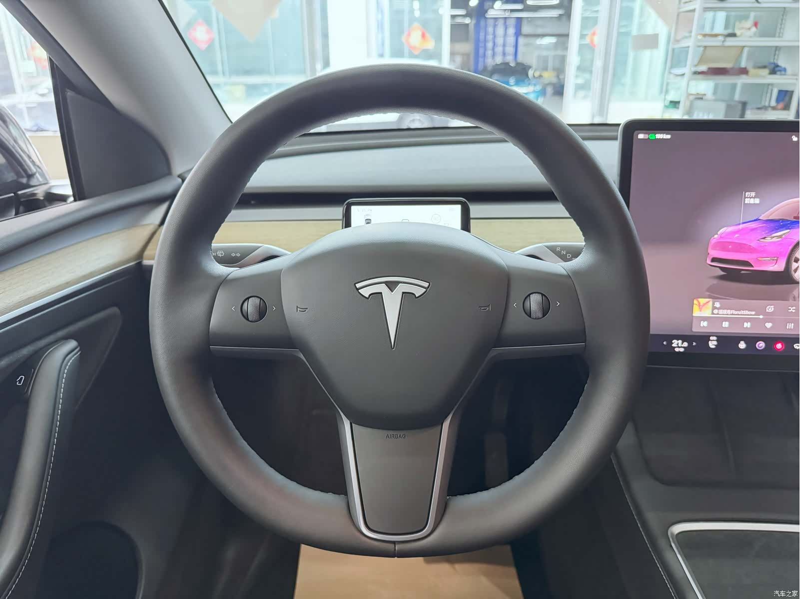 Tesla Model Y, 2023 12