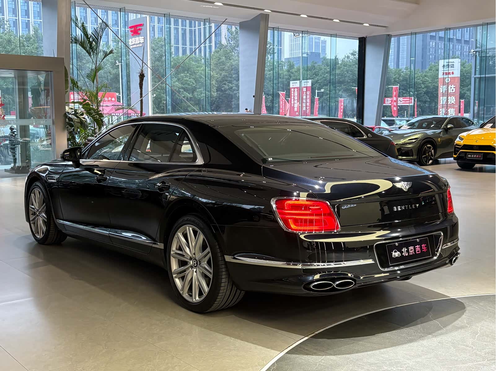 Bentley Flying Spur, 2024 6