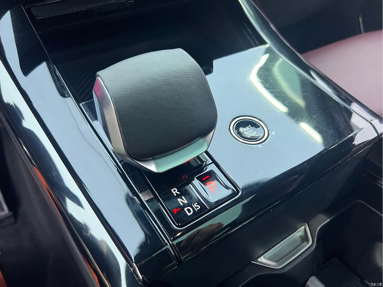 Land Rover Range Rover, 2025 12