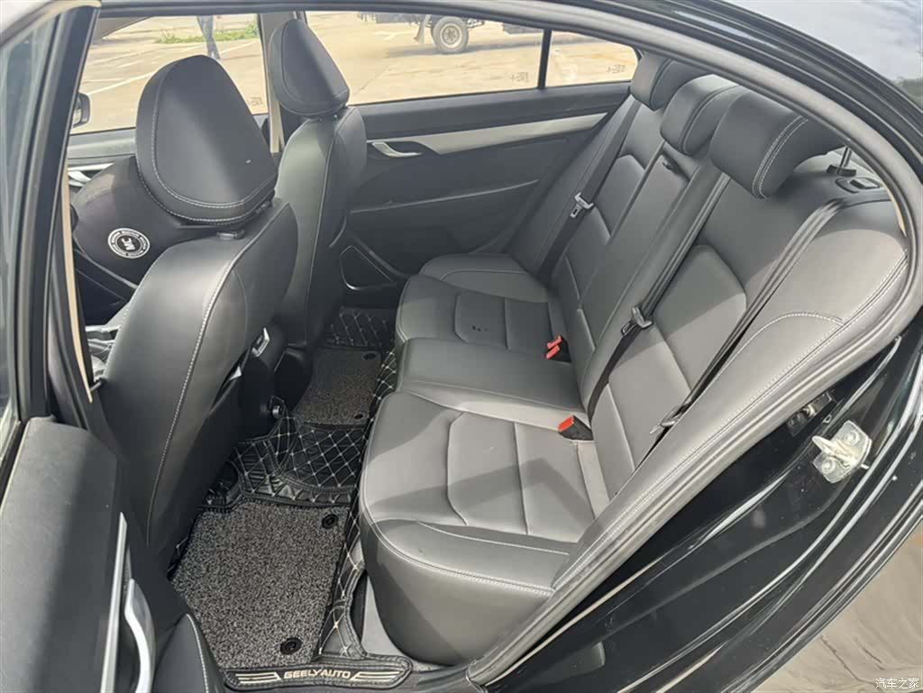 Geely Emgrand, 2018 17