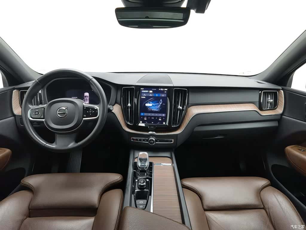 Volvo XC60, 2022 все фото