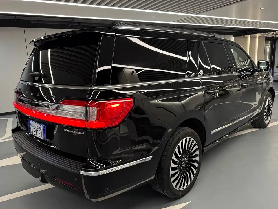 Lincoln Navigator