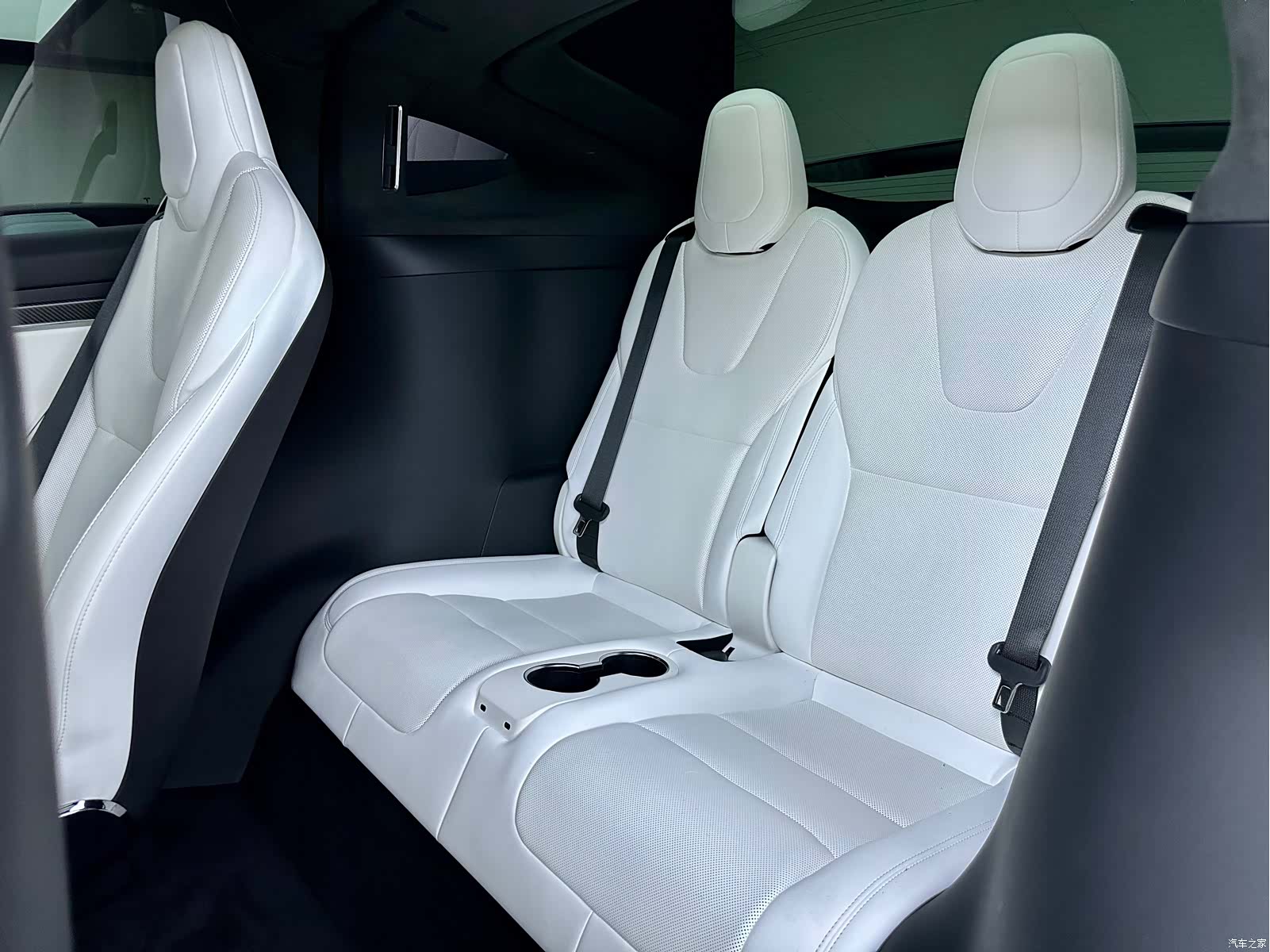 Tesla Model X, 2023 11