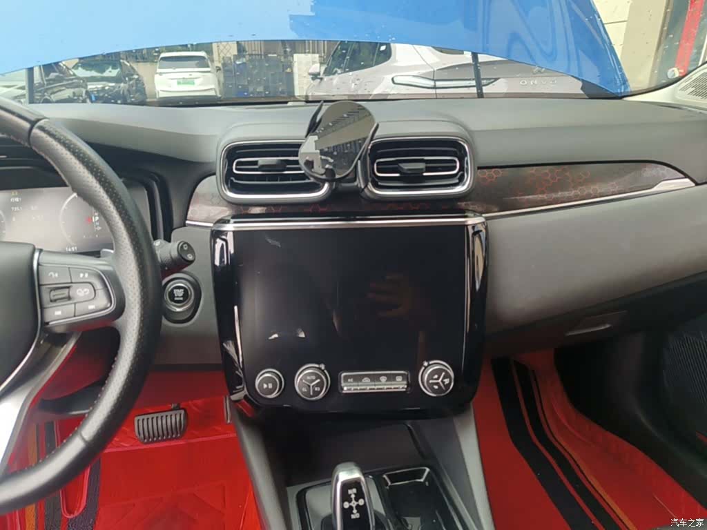 Lynk & Co 01, 2019 13