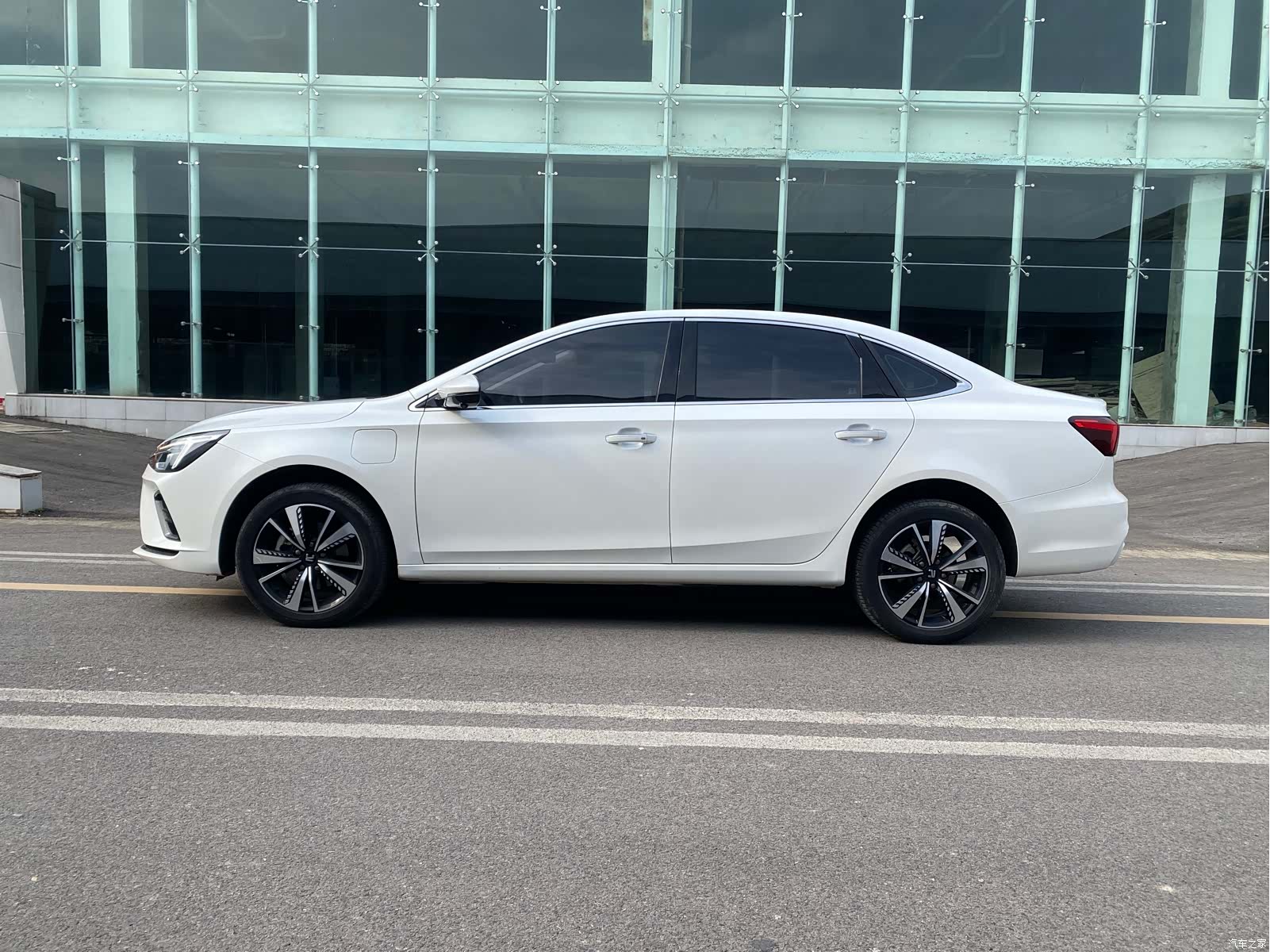 Rising Auto ER6, 2021 12