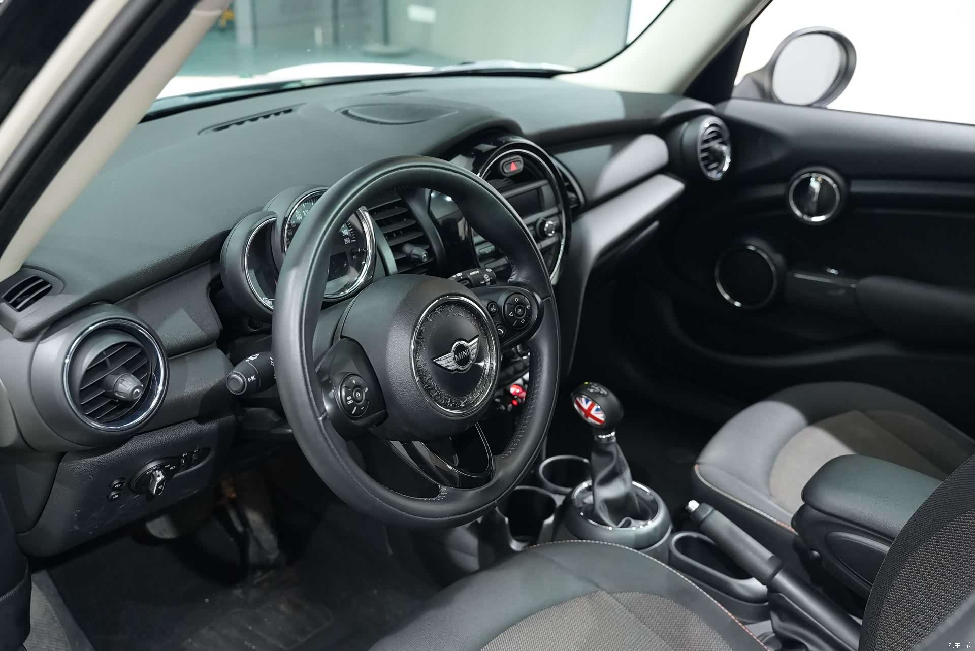 Mini ONE, 2017 13