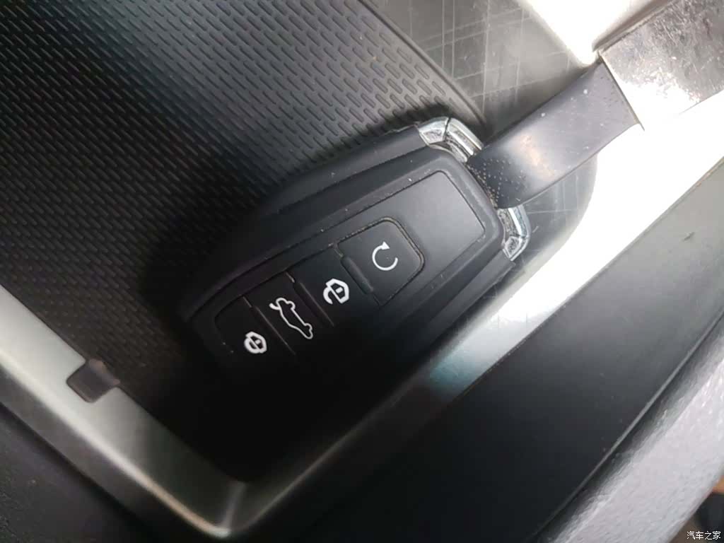 Geely Emgrand, 2021 9