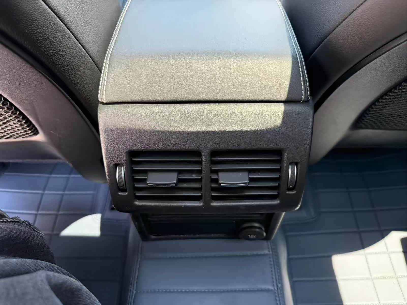 Land Rover XEL, 2021 7