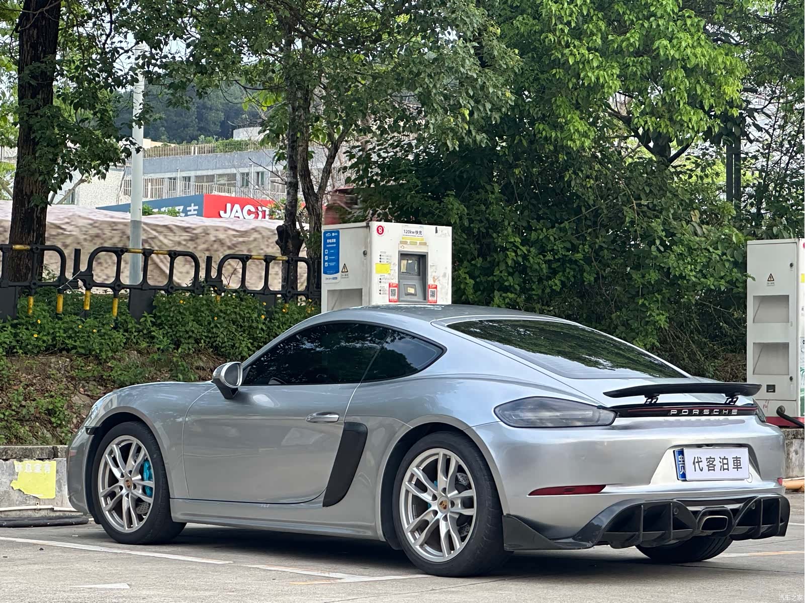 Porsche Cayman, 2018 все фото