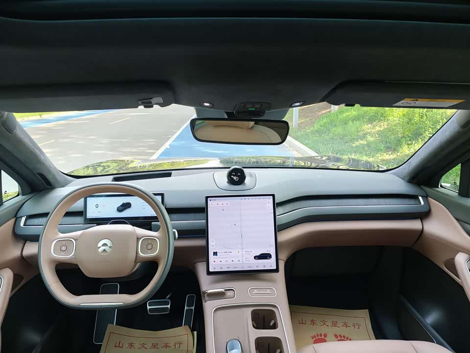 NIO ES8
