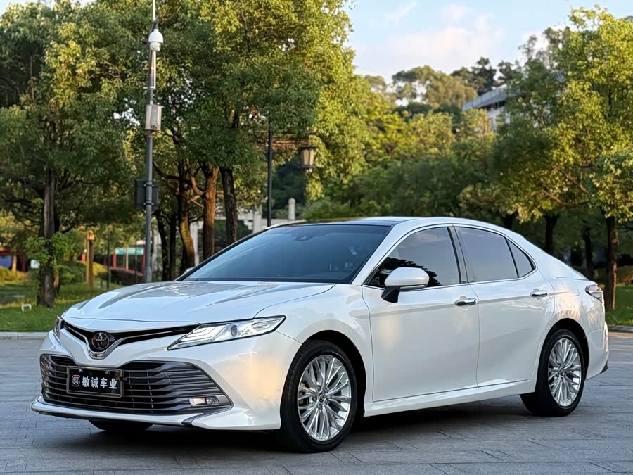 Toyota Camry 2019, фото 1