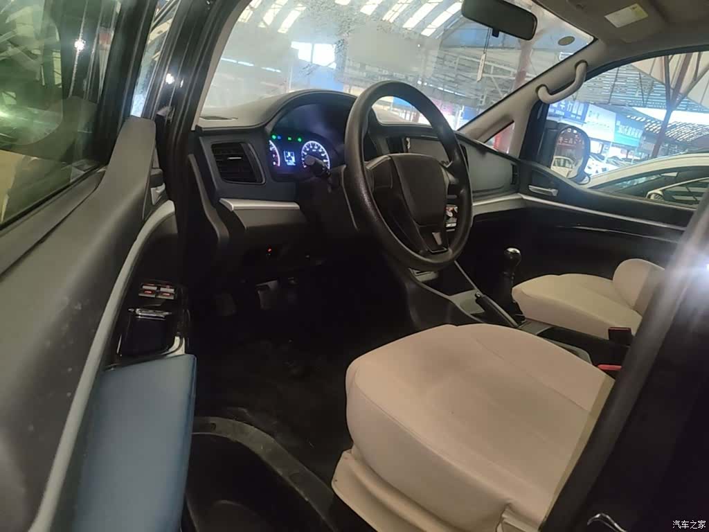 DongFeng M5, 2022 16