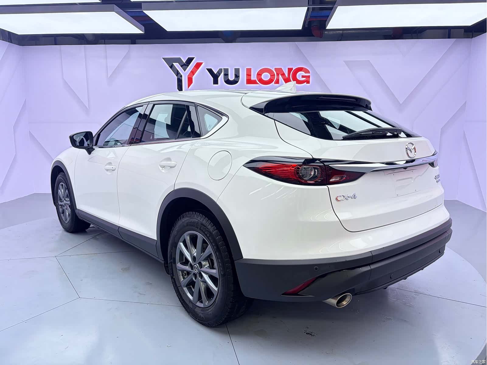 Mazda CX-4, 2023 все фото